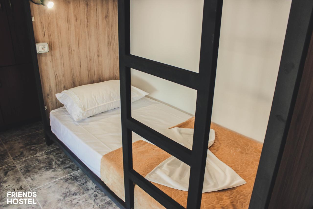 Gjirokastër Friends' Guesthouse & Hostel מראה חיצוני תמונה